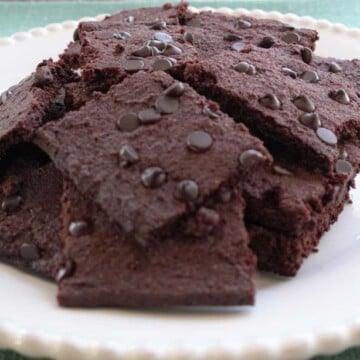 Low carb brownie crisps